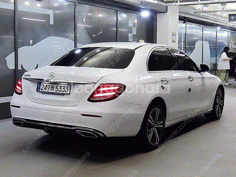 벤츠E-클래스 W213 E220d 아방가르드 (5인승)...--3