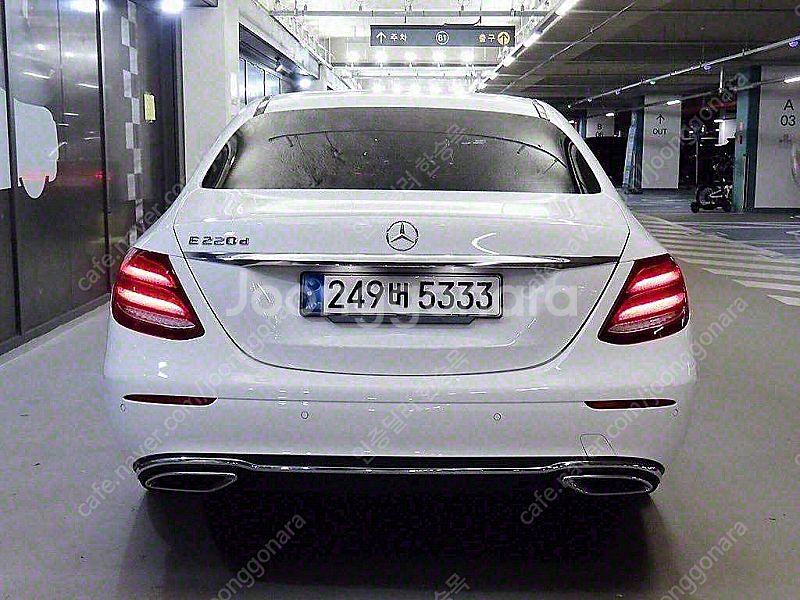 벤츠E-클래스 W213 E220d 아방가르드 (5인승)...--4