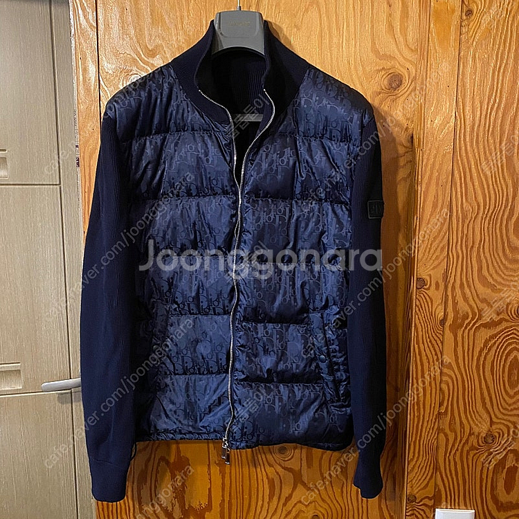 디올 오블리크 니트 패딩 판매 합니다.--0