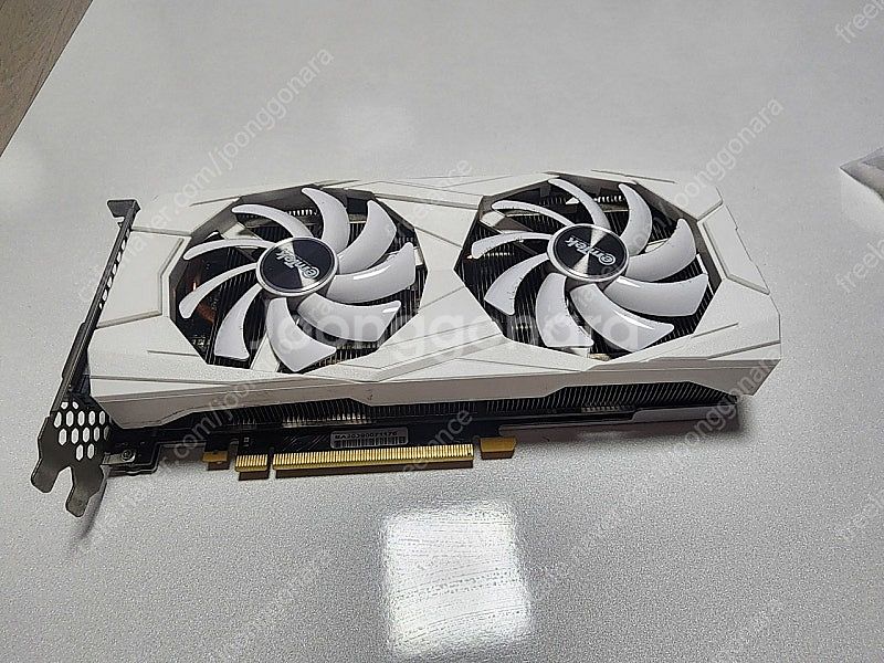 이엠텍 gtx1660ti 화이트 택포 팝니다--2