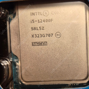 i5 12400f 팝니다.
