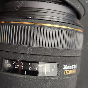 캐논마운트 시그마 삼식이 30mm f1.4렌즈 팝니다