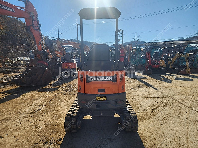 중고굴삭기 신차급 두산 DX17 23년식 127시간 가...--7