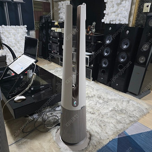LG퓨리케어 오브제(Objet) 에어로타워 공기청정기.