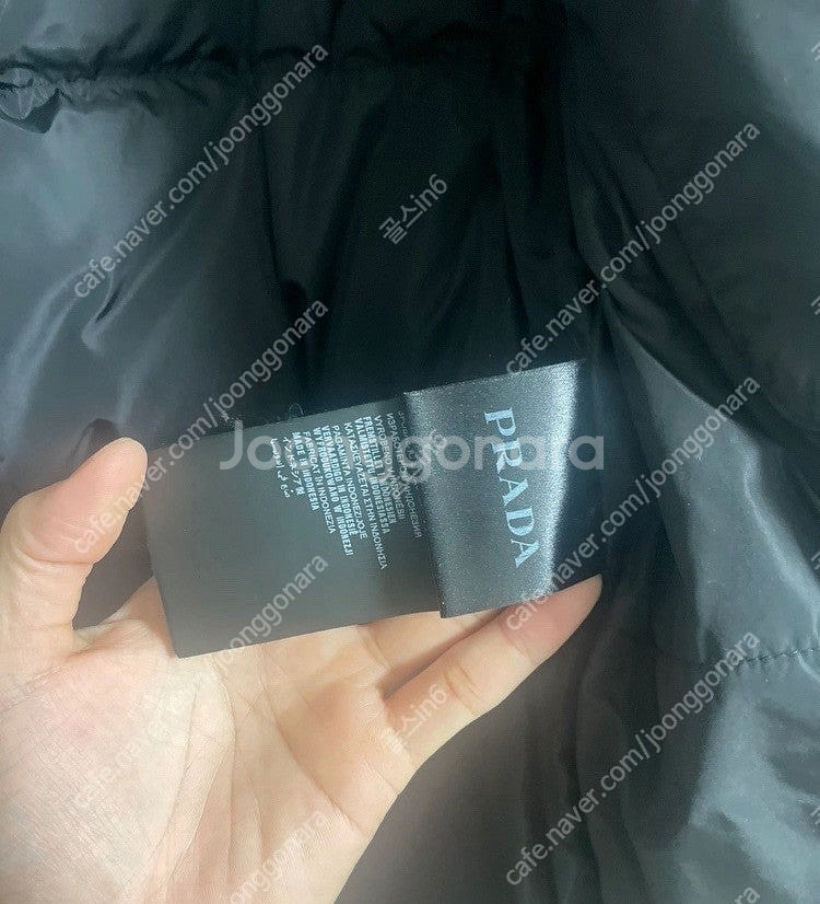 [100-105] 프라다 그레이 숏패딩 조끼--4