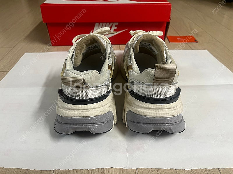 나이키 V2K 런 화이트 메탈릭 HJ7245-100(2...--6