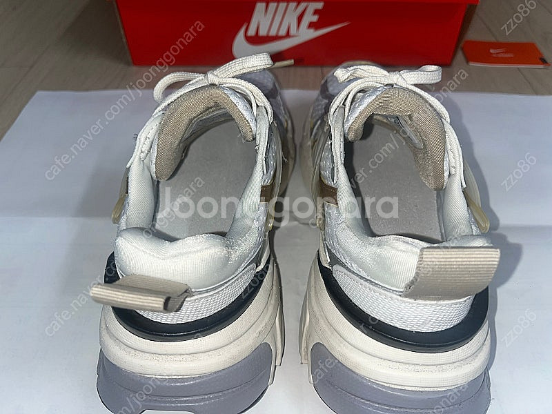 나이키 V2K 런 화이트 메탈릭 HJ7245-100(2...--7