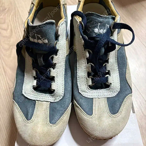 디아도라 Diadora 이큅 새상품 235(실 240) 사이즈 판매해요