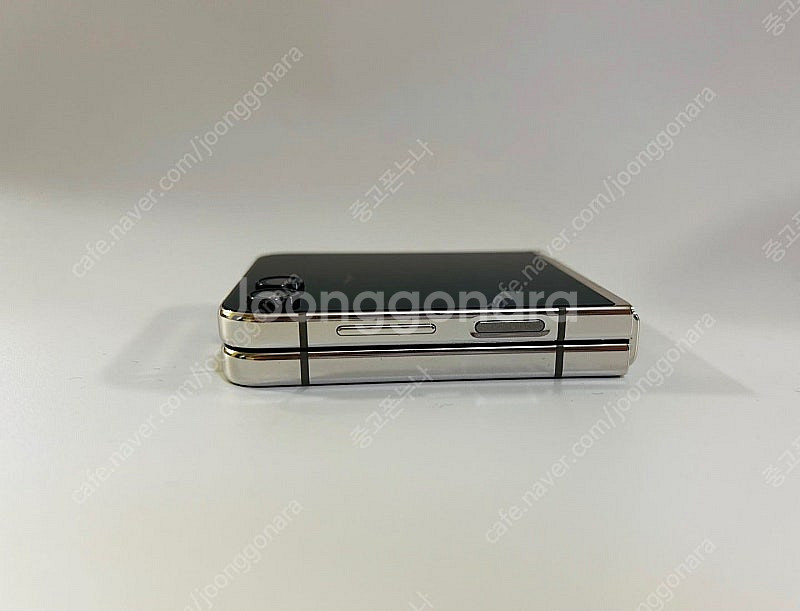 새폰급) 갤럭시 제트플립5 512GB 화이트 중고폰공기...--2