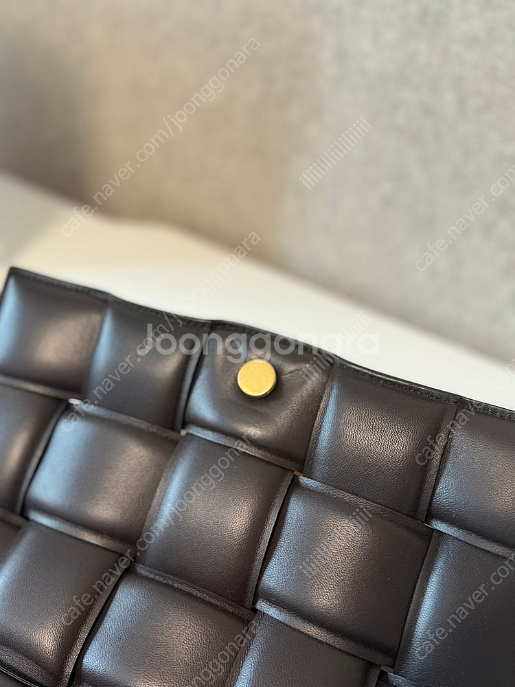 보테가 패디드 카세트백 상태최상--8