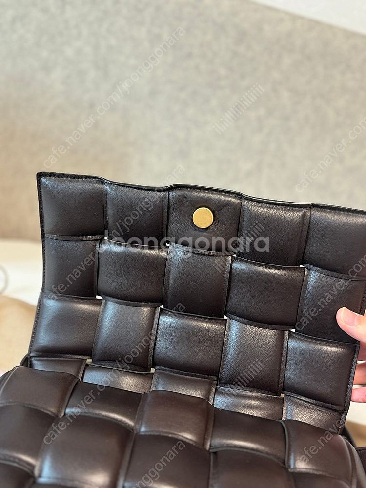 보테가 패디드 카세트백 상태최상--9