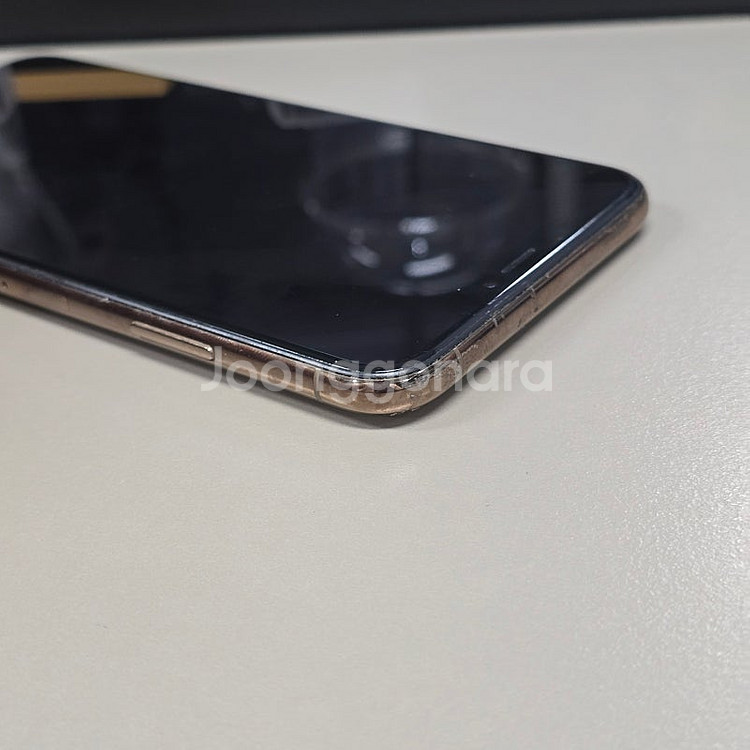아이폰 XS MAX 골드 256기가 미파손 상태좋은폰 30만에 판매합니다--7