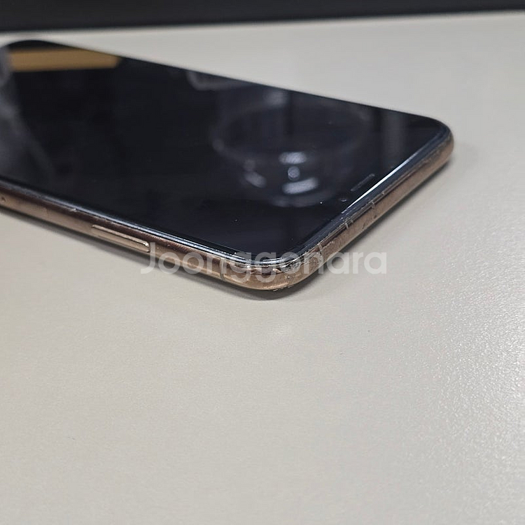 아이폰 XS MAX 골드 256기가 미파손 상태좋은폰 30만에 판매합니다--7