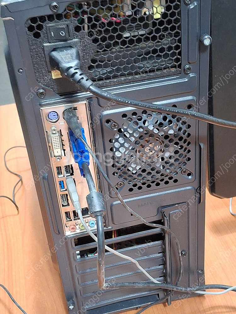 본체) i5-4세대 메모리8기가 하드 500기가 ssd...--1