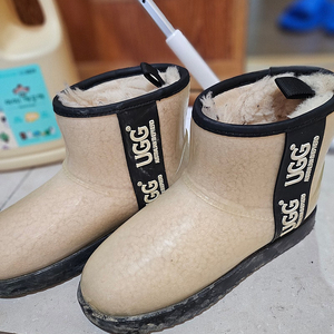 호주 UGG 클리어 부츠 키즈 220