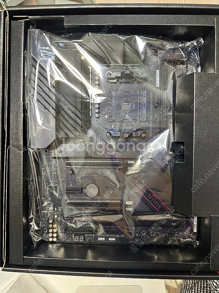 ASUS ROG STRIX B550-XE--1