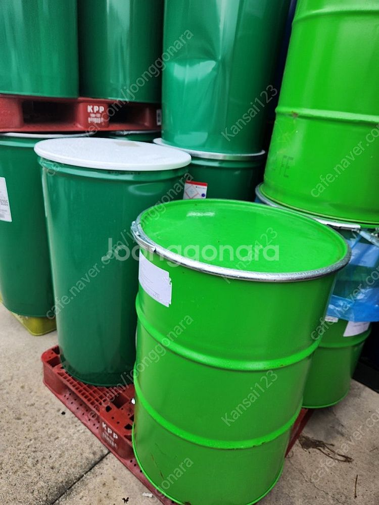 200L철제 드럼통 판매합니다. 개당5,000원--1