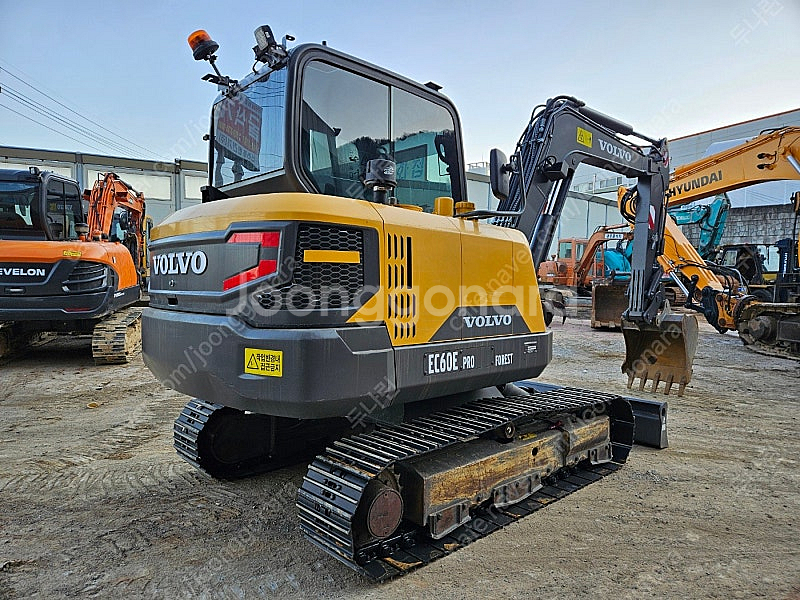볼보 EC60E PRO 2021년식 회전라인 트랙신품교체 02 중고굴삭기--2