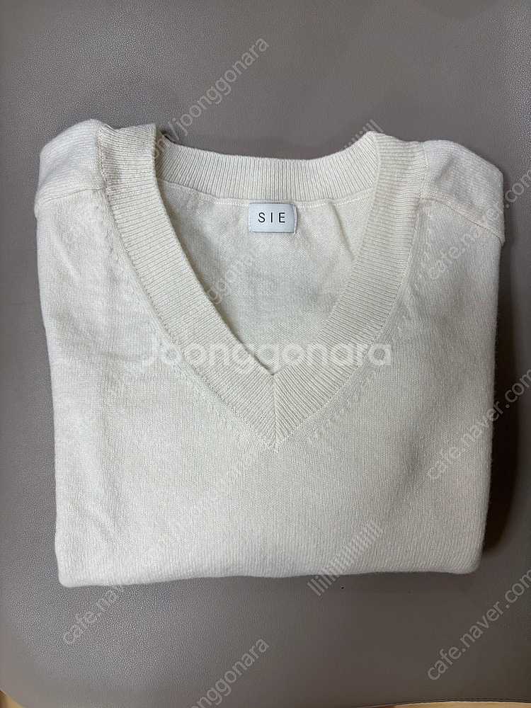 시에 sie 에디 울 브이넥 니트_유메르 낫띵리튼 망고매니플리즈 오르 한섬 마인 시스템 타임 sjsj 메비 타낫 보...--4