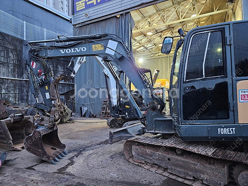 볼보 EC55C Pro 2014년식 저가동 집게 회전라인 02 중고굴삭기--0