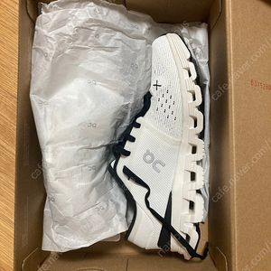 온러닝 Cloud X4 Ivory/black size US 6.5(235) 판매합니다.