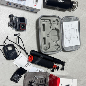 인스타360 ACE PRO 팝니다 (다이브 케이스/ SD CARD 2개/ 추가배터리 등) *가격내림