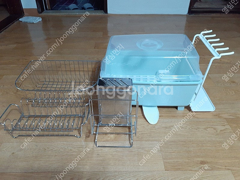 식기건조대 칼집 등 여러가지 있습니다 필요하신 분들은 편하게 보세요 세트 15000원 직거래 가능해요--0