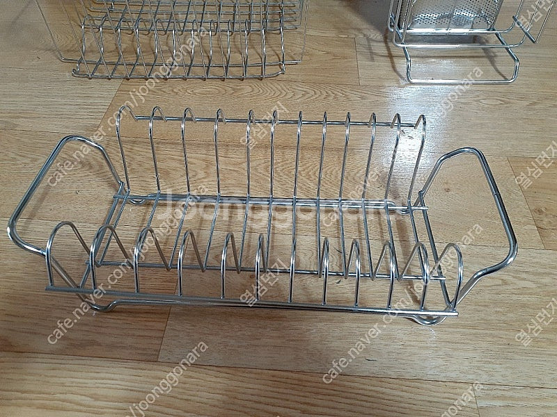 식기건조대 칼집 등 여러가지 있습니다 필요하신 분들은 편하게 보세요 세트 15000원 직거래 가능해요--1