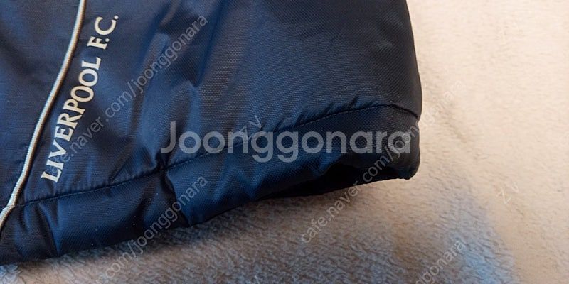 리버풀 스타디움 패딩 자켓 팝니다--9