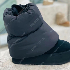 어그 클래식 미니 dipper puffer black 새제품