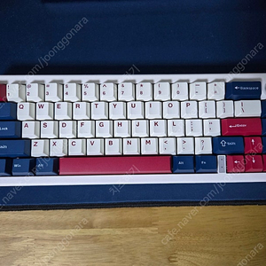 gmk67 화이트 풀빌드 판매합니다