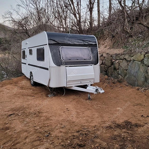 카라반 에어컨 보일러 티브 냉장고 전자랜즈 땅 별도매매가능 계곡접 도로접 전망좋음 전기있음 저수지 상류