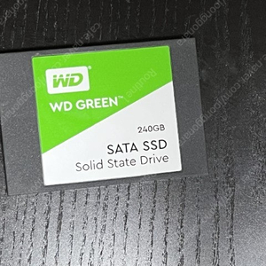 WD 240GB SSD 택포 1만원에 판매합니다