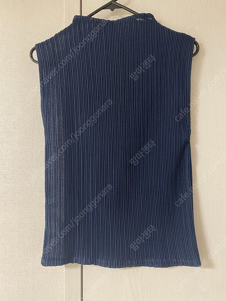 Le17septembre 르17셉템버 플리츠 탑/네이비/36사이즈--2