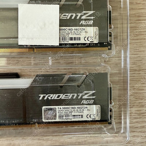 지스킬 DDR4 3000 8G×2 RGB 팜