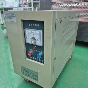 자동전압조정기 AVR 2KVA Automatic Voltage Regulator 220V-220V