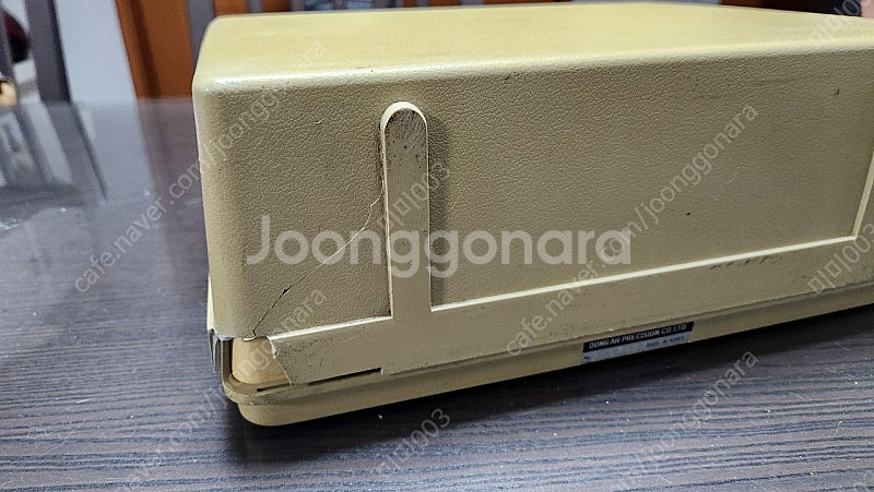 작동되는 마라톤 1000DLX 타자기 판매--4