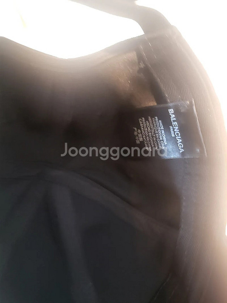 정품 발렌시아가 캡모자 블랙색상 팝니다--2