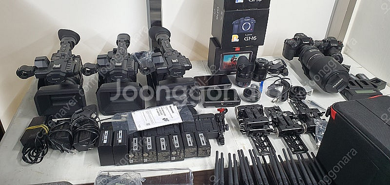 파나소닉 HC-X2 캠코더 2대 판매합니다.--2