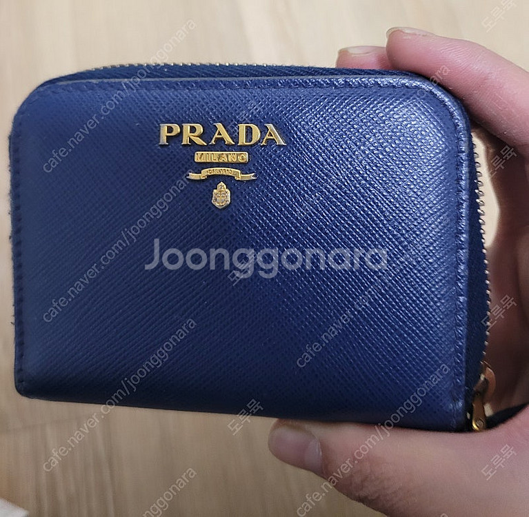 프라다정품지갑팝니다^^--0
