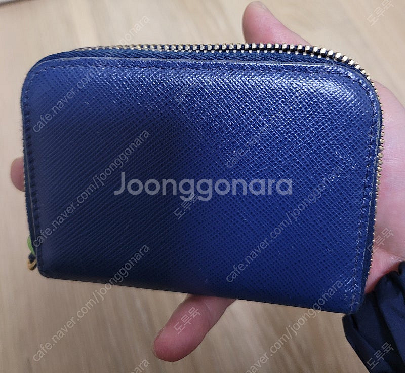 프라다정품지갑팝니다^^--2