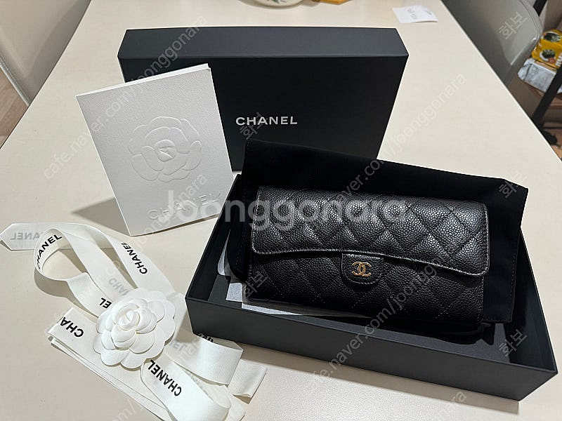 (새제품)샤넬 클래식 캐비어 장지갑 금장 AP0241--0