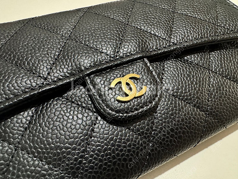 (새제품)샤넬 클래식 캐비어 장지갑 금장 AP0241--7