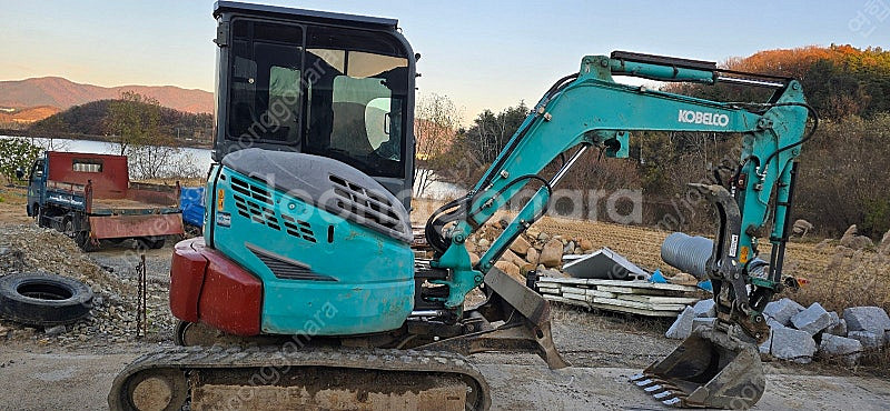 급매 중고미니굴삭기 코벨코 SK35캐빈 코끼리집게 중고...--1