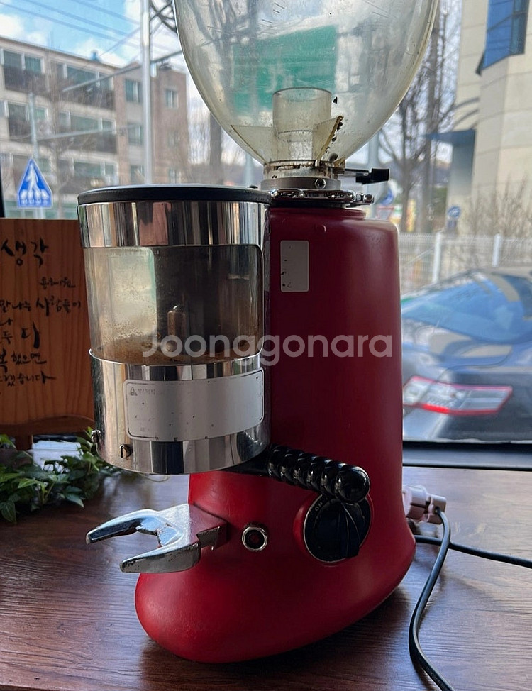 클래식한 수동 커피 원두 그라인더 분쇄기 팝니다 ^^--0