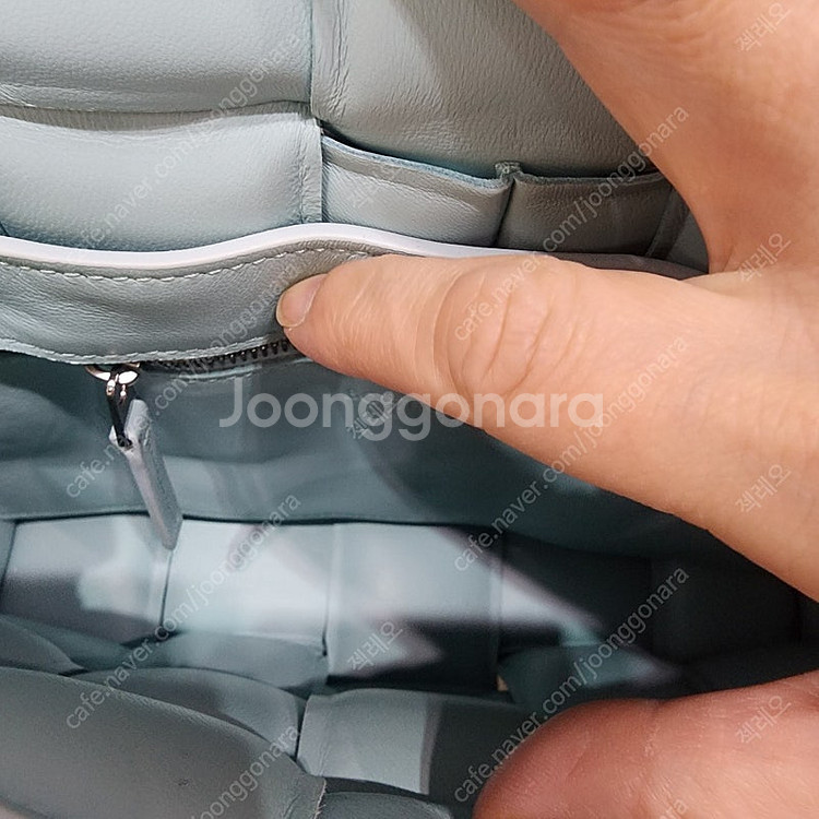 보테가베네타 패딩 카세트백(591970)팝니다!--7