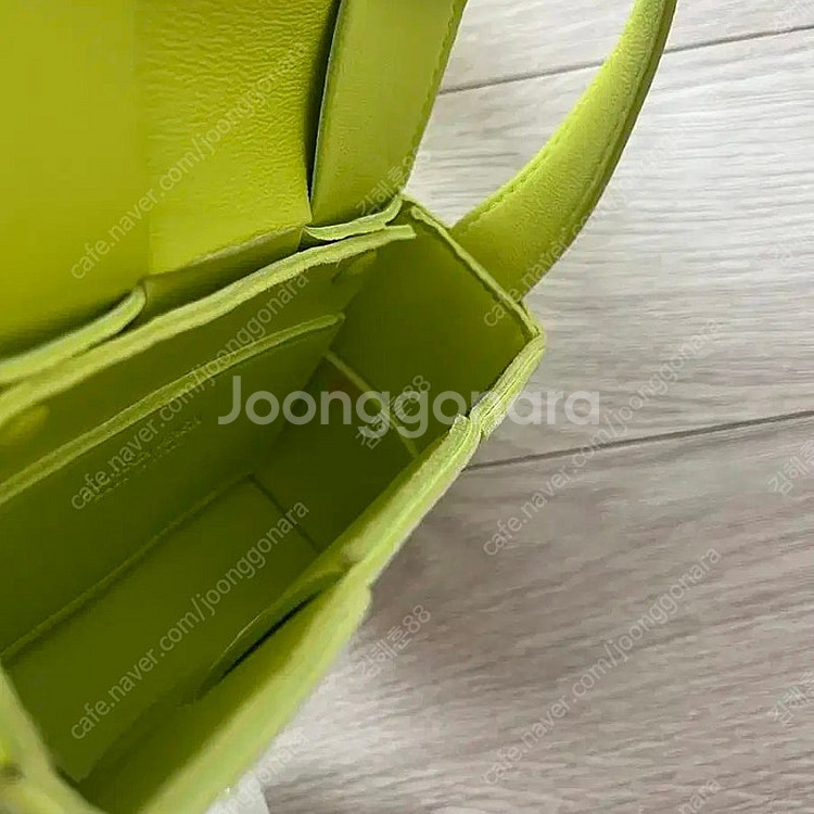 보테가베네타정품미니카세트백애시드키위(거의새상품)--5