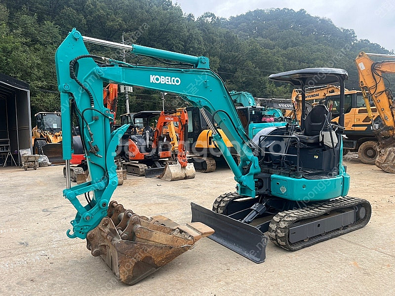 농장용 중고미니굴삭기 코벨코 SK35 코끼리집게 중고미...--2