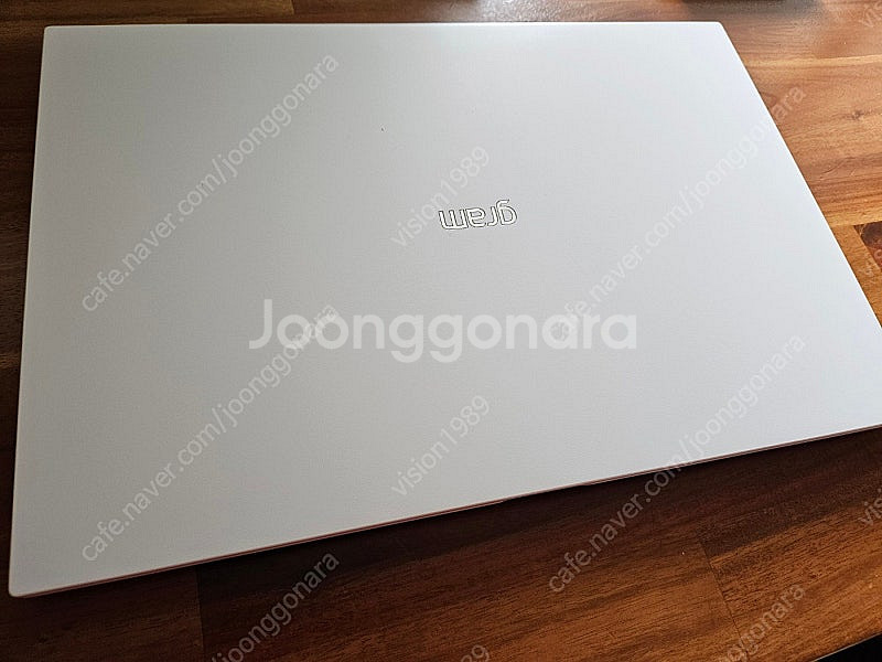 LG 그램 노트북 17인치 판매합니다. (화이트)--2