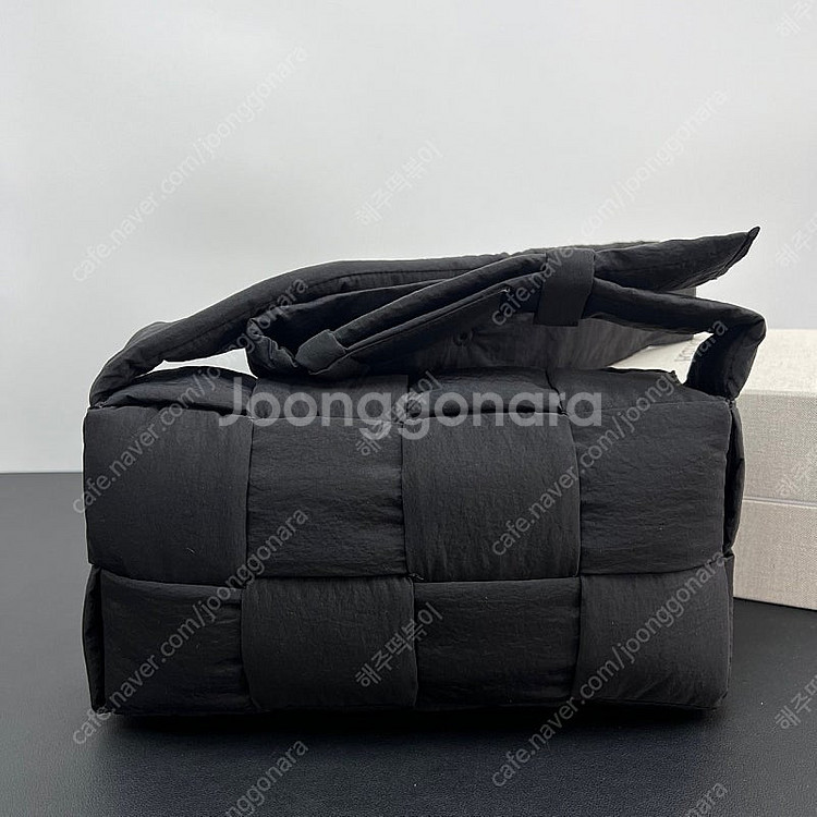 보테가 패딩 카세트백--2